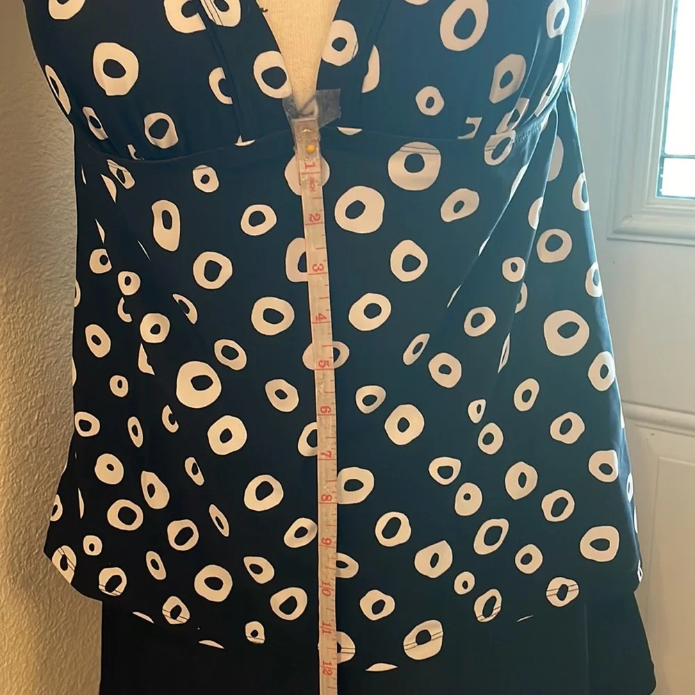 NWT-Island Waves tanki. Tie back top & skirt bottoms. Black & white. SZ 12 - Picture 9 of 14